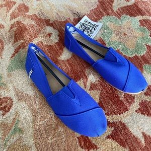 (220) Daily Shoes Slip-on